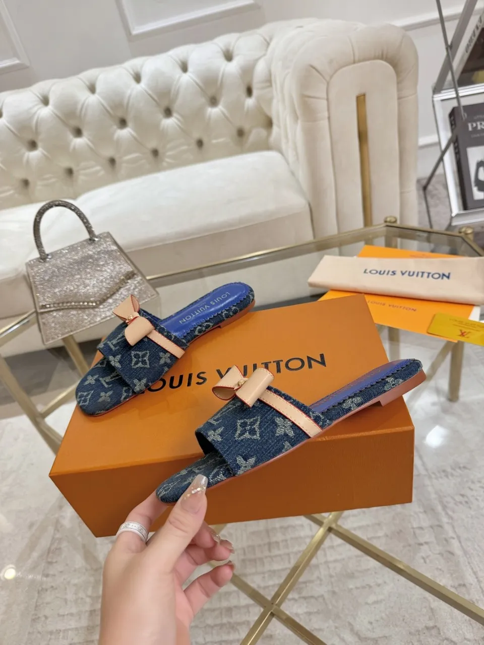 👟👟Ex-factory price 340👟👟 Genuine leather sole +40 Lv denim jacquard slippers, ex-factory price 70-43 Leather sole +40